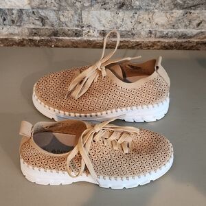 Patrizia Elodi Tan Lace-Up Shoes